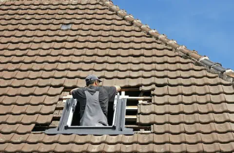 Pose de velux à Montrabé